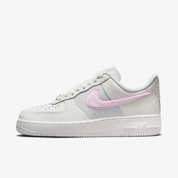 Фото Жіночі кросівки NIKE W AIR FORCE 1 07 (DQ0826-100)