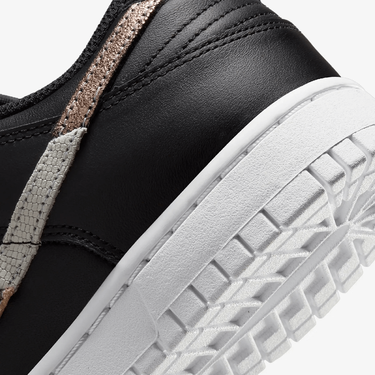 Кросівки жіночі Nike Dunk Low Se DD7099-001 - фото 5