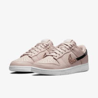 Кросівки жіночі Nike Dunk Low Se DD7099-200