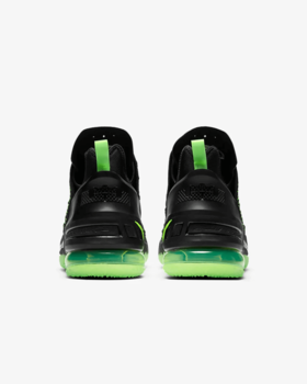 Фото Чоловічі кросівки Nike Lebron XVIII CQ9283-005