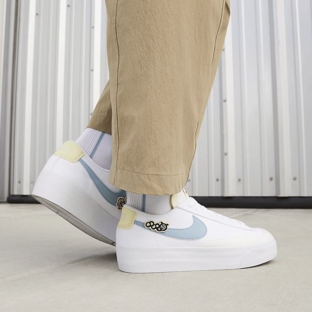 Жіночі кросівки Nike W BLAZER LOW PLATFORM SE NN DJ6376-100 - фото 10