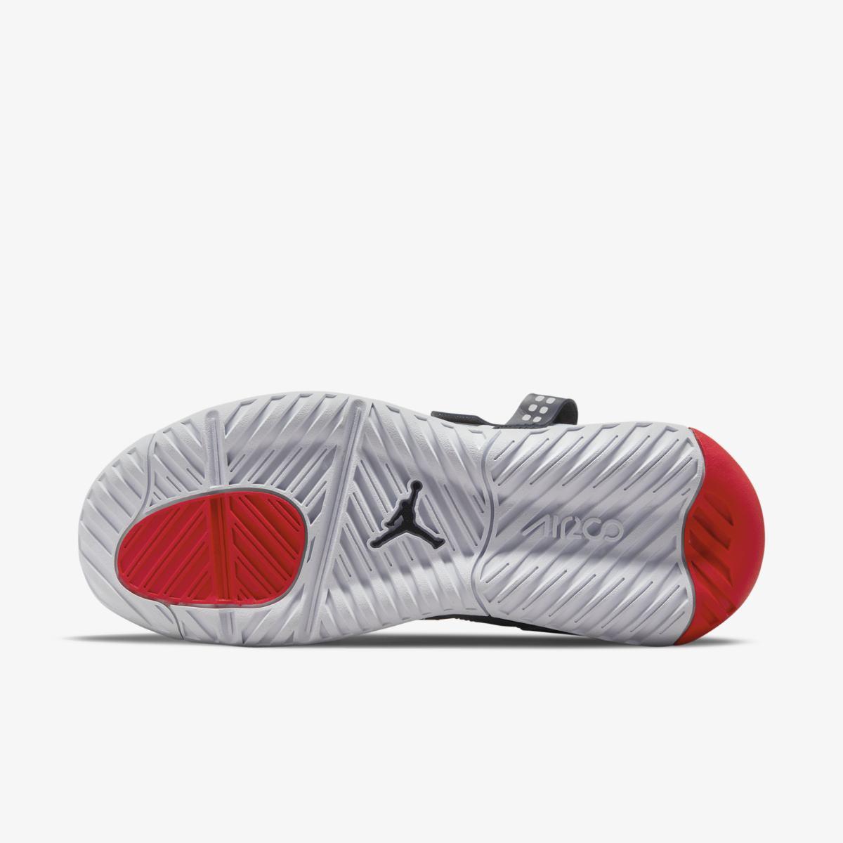 Кросівки жіночі Nike WMNS JORDAN MA2 CW5992-106 - фото 5