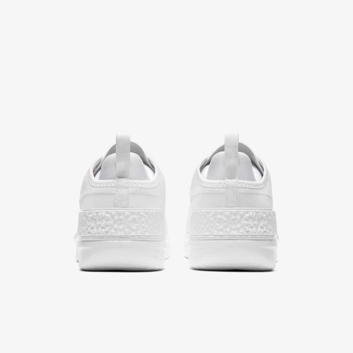 Жіночі кросівки Nike WMNS AMIXA CD5403-100 - фото 4