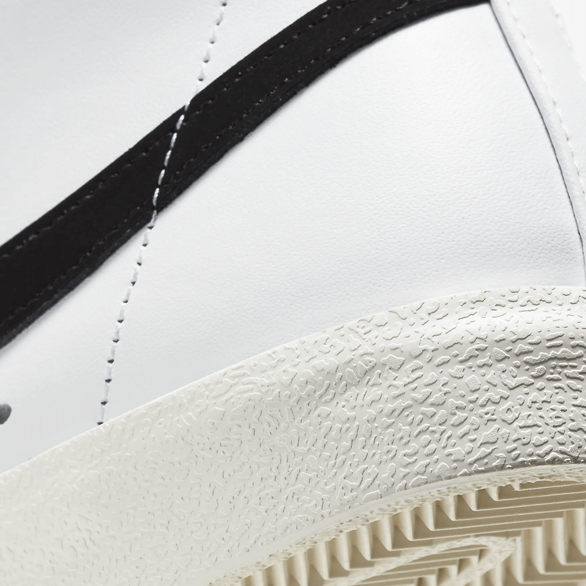 Жіночі кросівки Nike W BLAZER MID 77 CZ1055-100 - фото 8