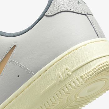 Фото Чоловічі кросівки NIKE AIR FORCE 1 07 LX DC8894-001